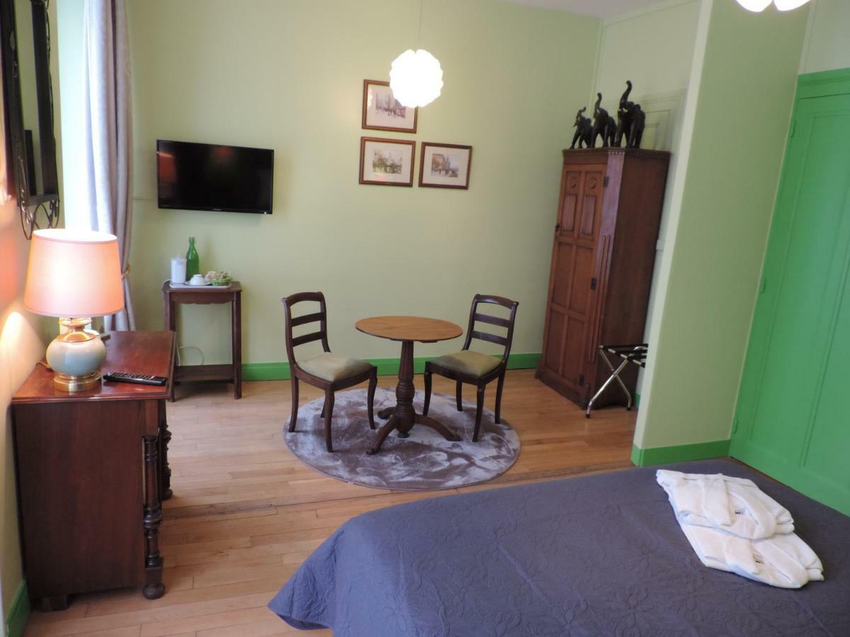 Sees Chez Vous Bed & Breakfast Luaran gambar